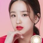 Son Yeon-jae wore neoism pure orange brown color contact lenses on her eyes.