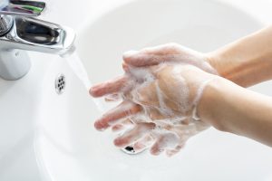 How to Clean Contact Lenses